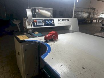 A KUPER FWS 1250  gép elölnézete
