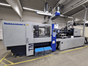 A Battenfeld TM 2700/2800 gép elölnézete