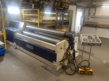 A BENDMAK CY3R-HS 20/08  gép elölnézete