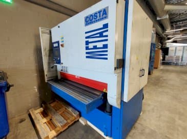 A Costa MD5 CVV 1350  gép elölnézete