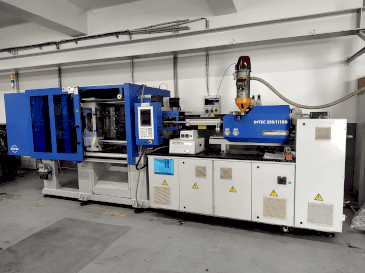 A INVERA Intec 250/1110 gép elölnézete