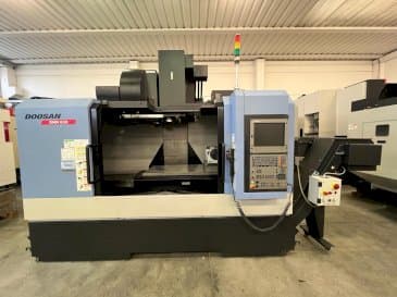 A DOOSAN DNM 650 gép elölnézete
