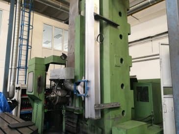 A TOS WHN 130  gép elölnézete