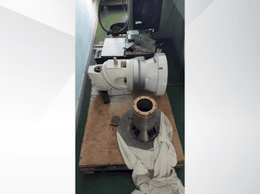A MICROCUT HBM-4 gép elölnézete