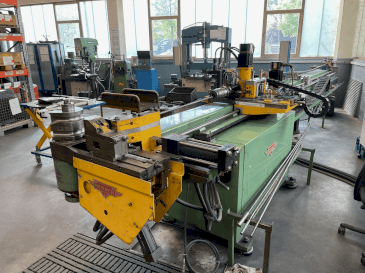 A HERBER 42 CNC  gép elölnézete