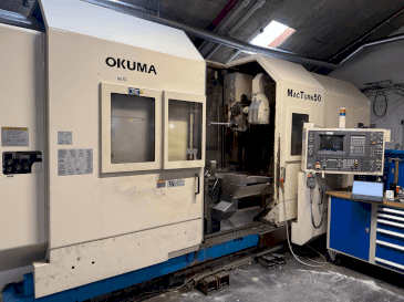 A Okuma MacTurn 50  gép elölnézete