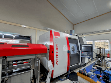 A EMCO HYPERTURN 65-1300 DUOTURN gép elölnézete