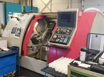 A Gildemeister CTX 400 S2 gép elölnézete