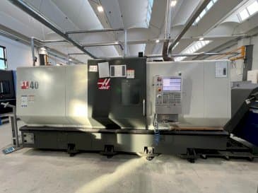 A HAAS ST-40 gép elölnézete