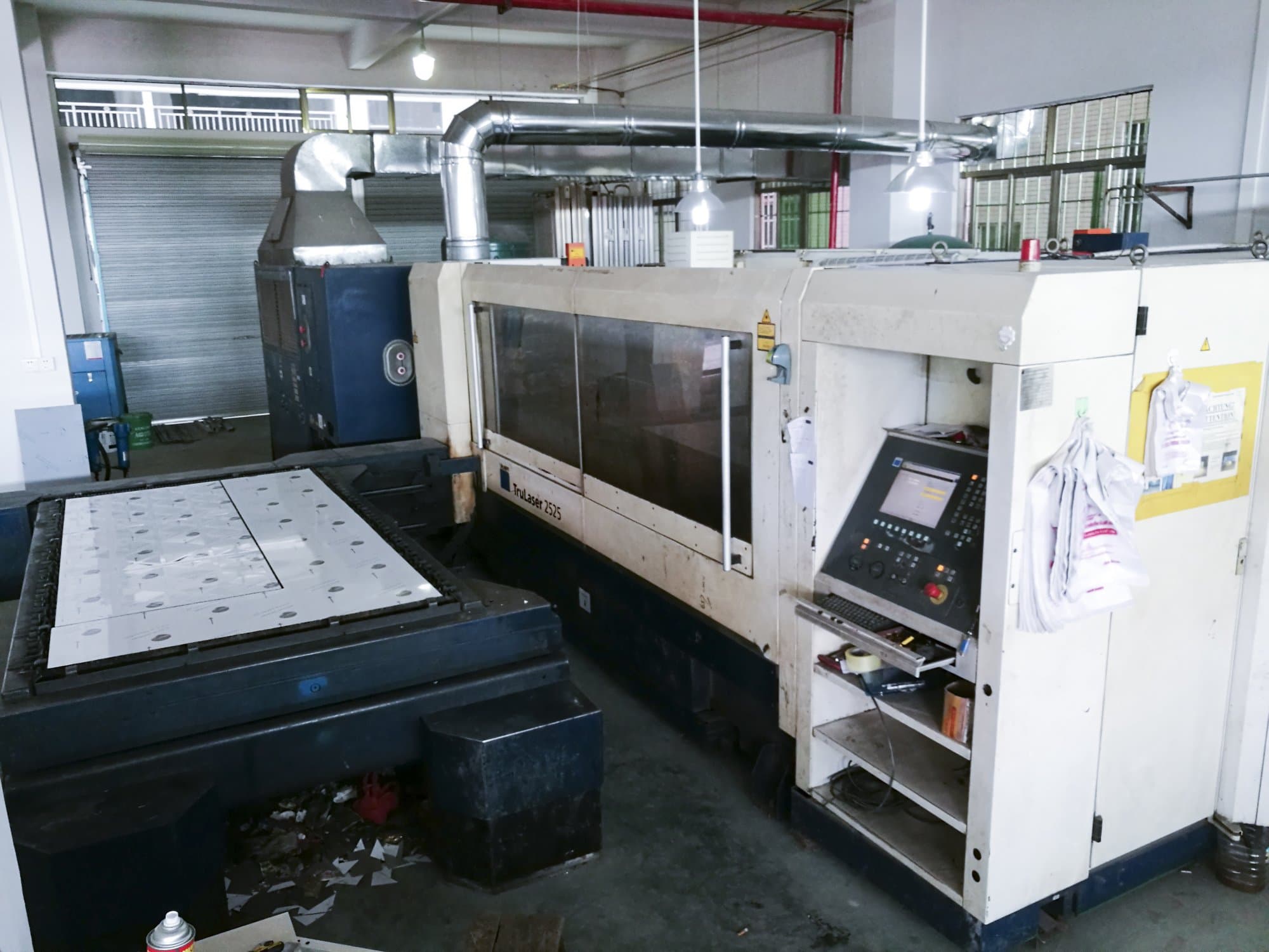 A Trumpf TruLaser 2525  gép jobb nézete