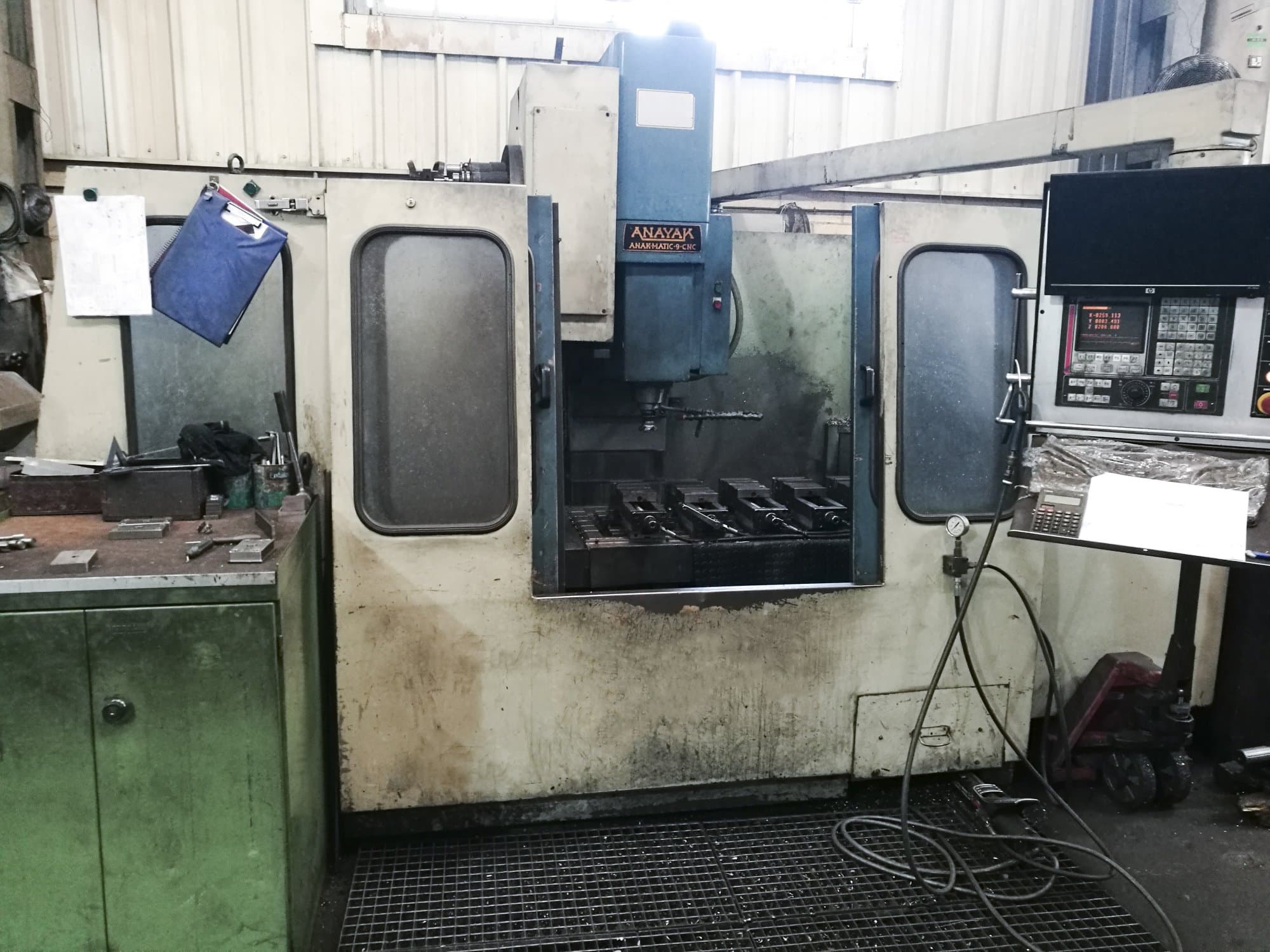 A ANAYAK ANAK MATIC-9 CNC gép elölnézete