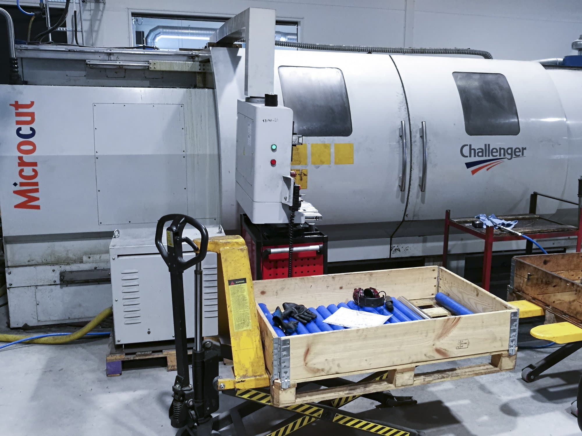 A MICROCUT BNC-30160X  gép elölnézete