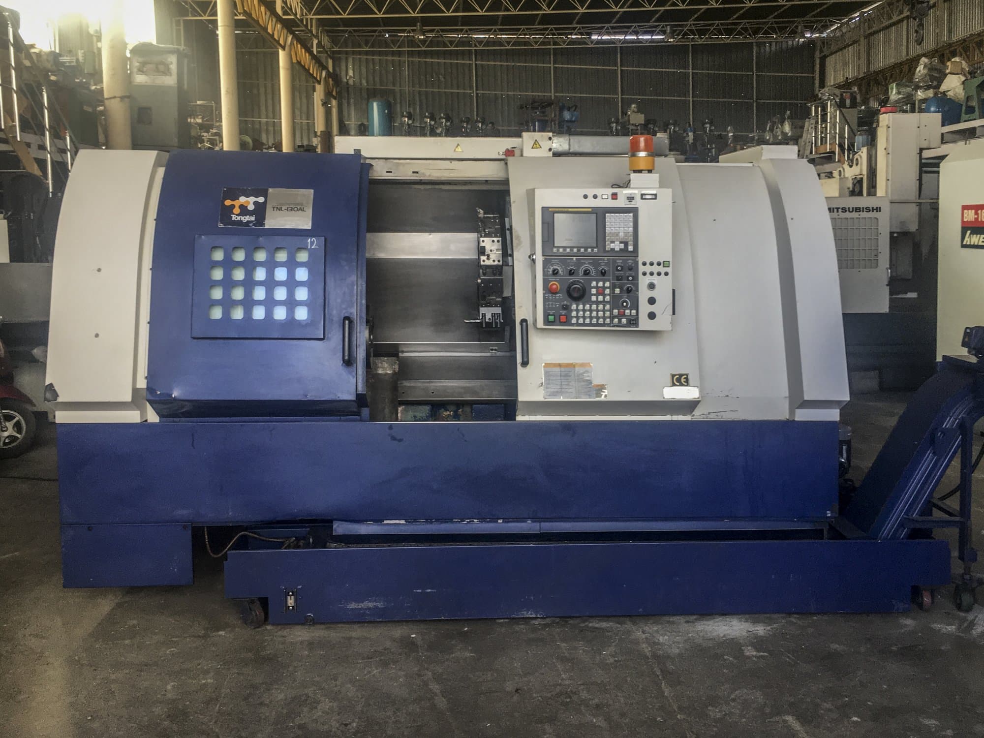 A Tongtai TNL-130 AL  gép elölnézete