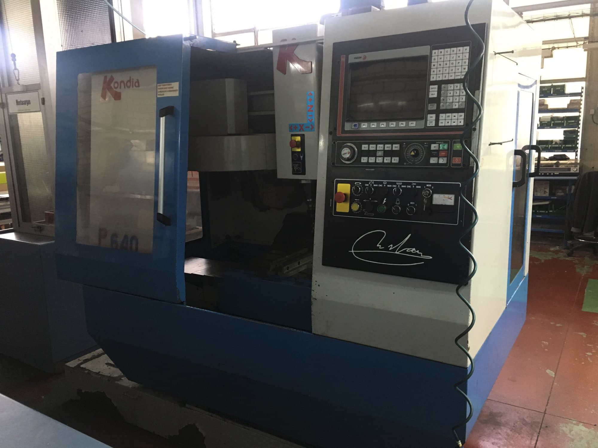 A KONDIA B-640  gép jobb nézete