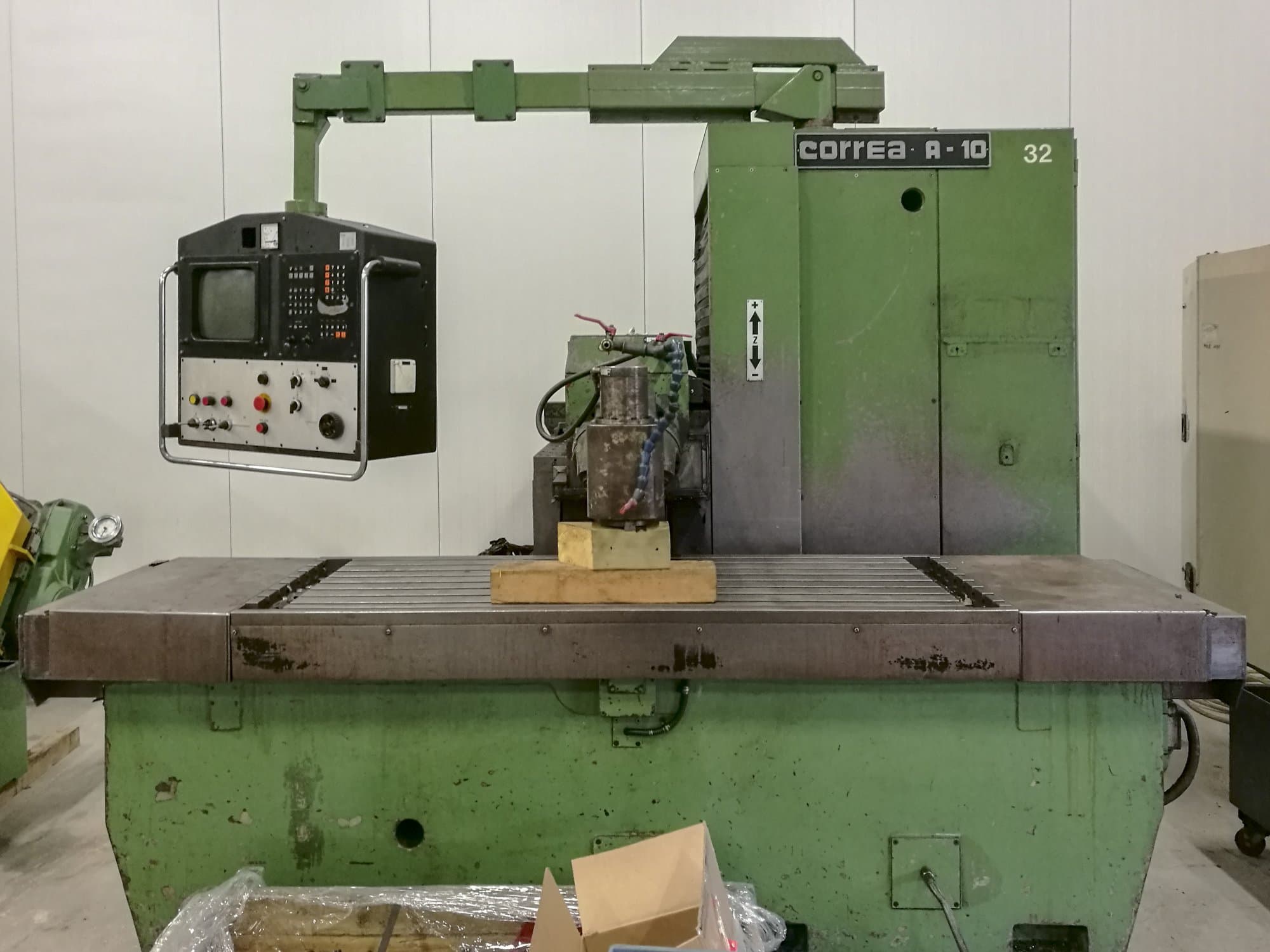 A Correa A-10  gép elölnézete