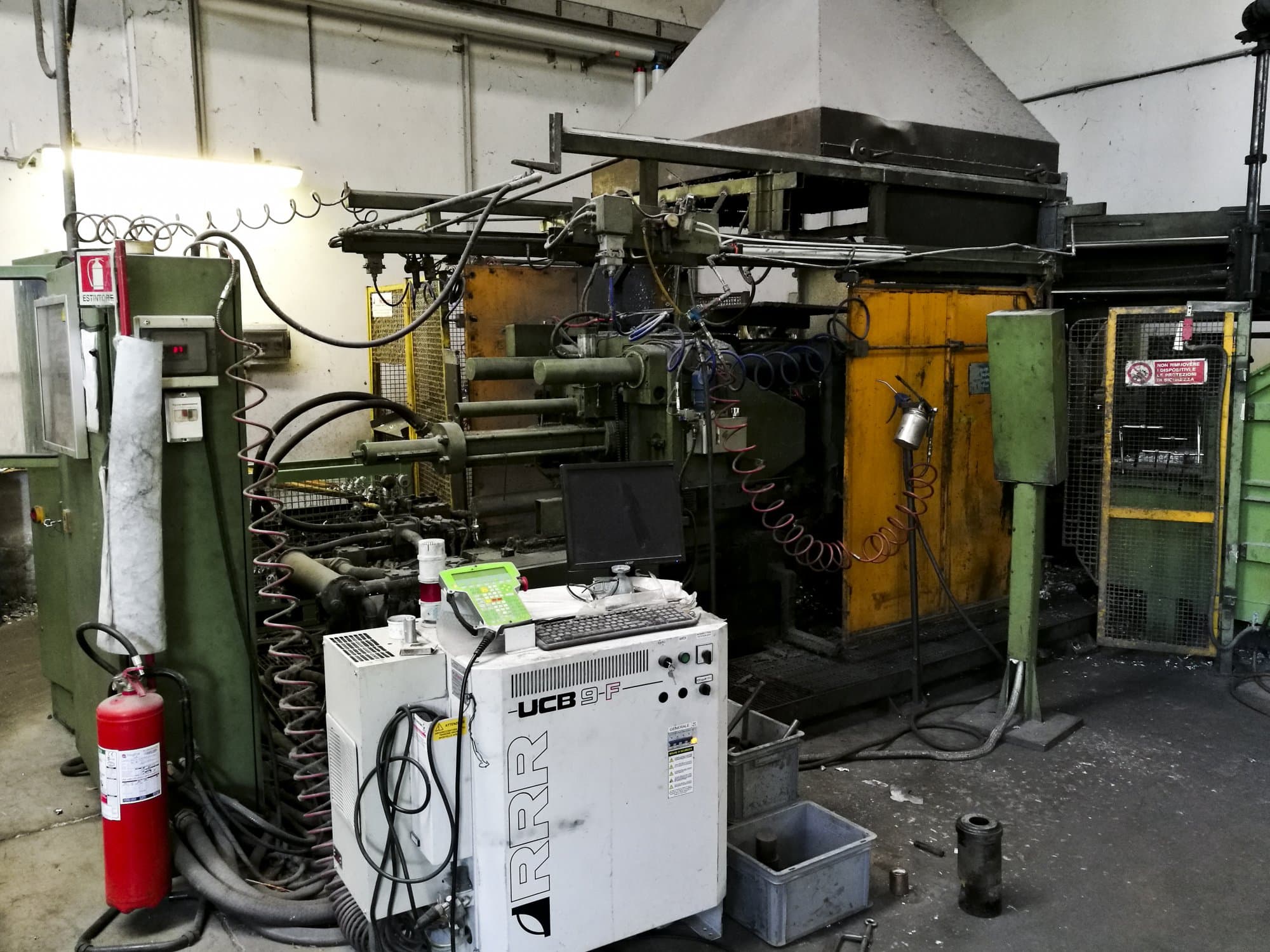 A Buehler H-250 B  gép bal oldali nézete