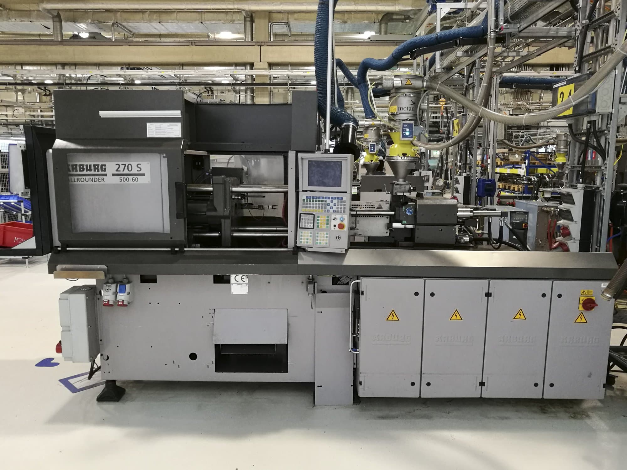 A Arburg 270S 500-60  gép elölnézete