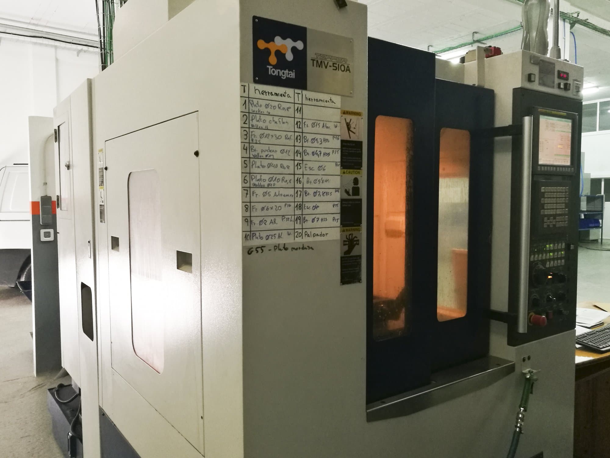 A Tongtai TMV-510A gép oldalnézete