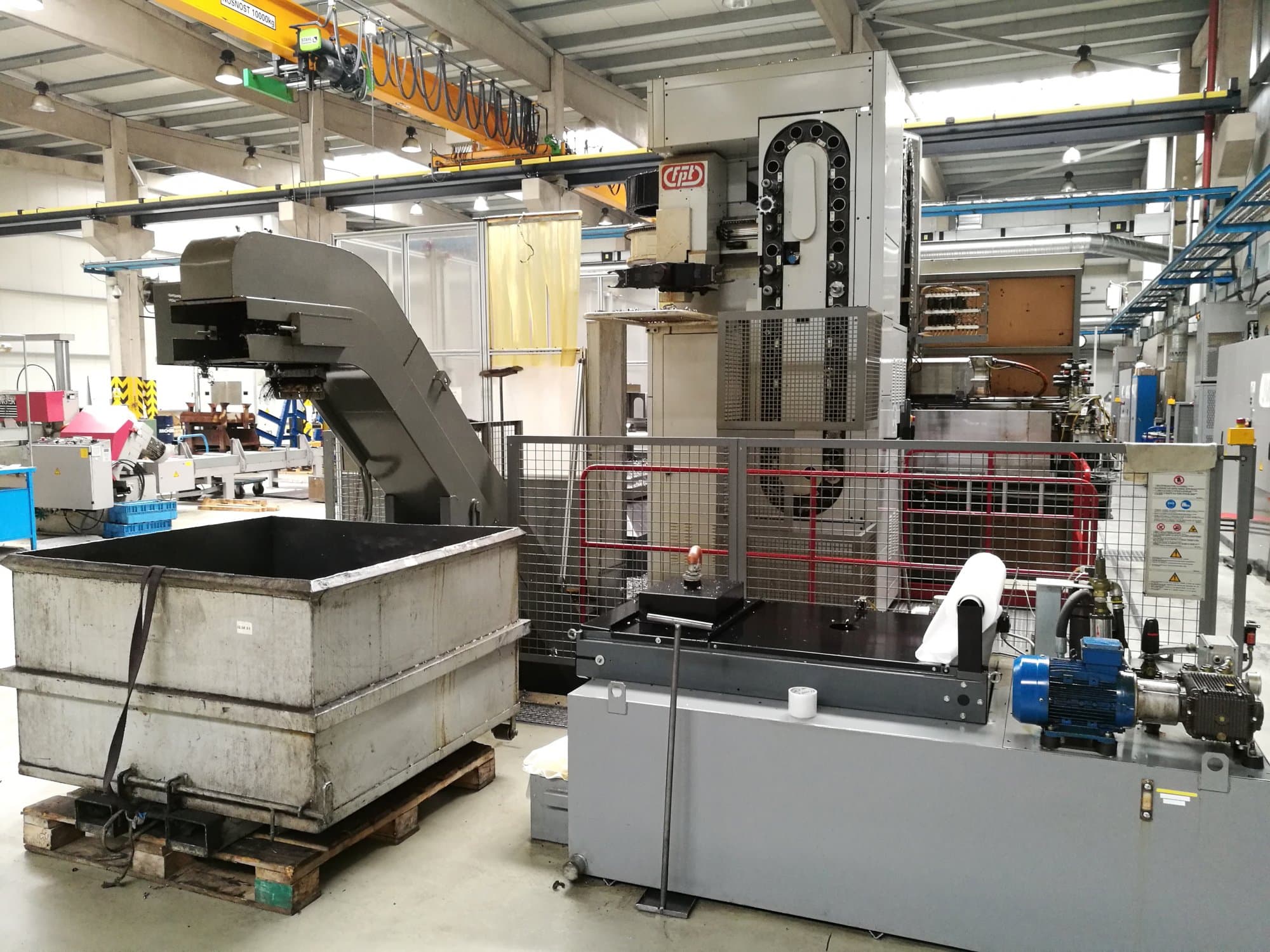 A FPT AREA M  gép elölnézete