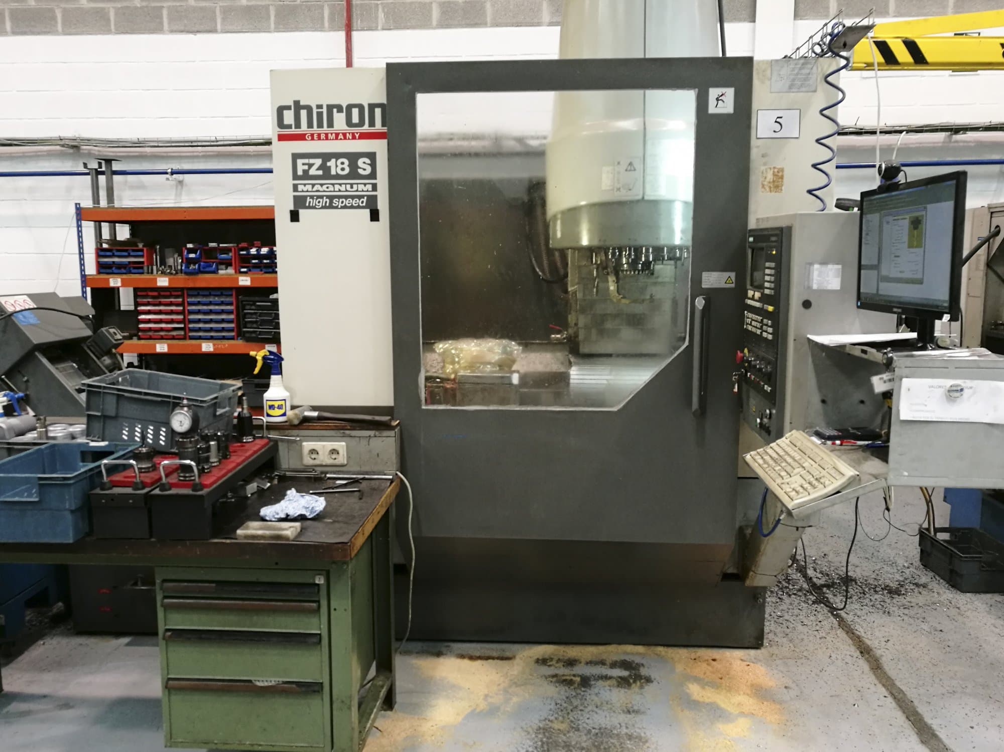 A Chiron FZ18 S Magnum  gép elölnézete