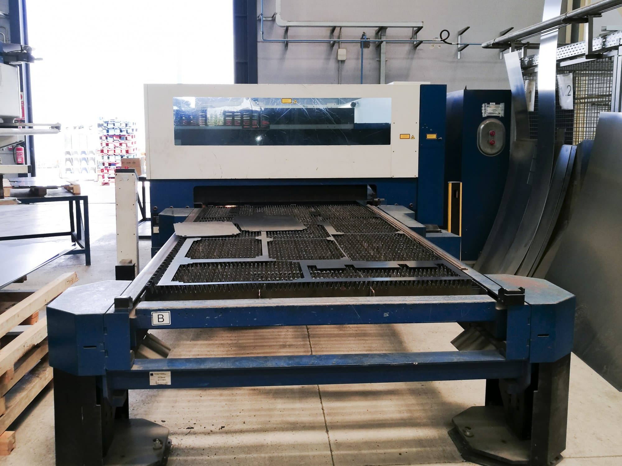 A Trumpf TruLaser 3530  gép elölnézete