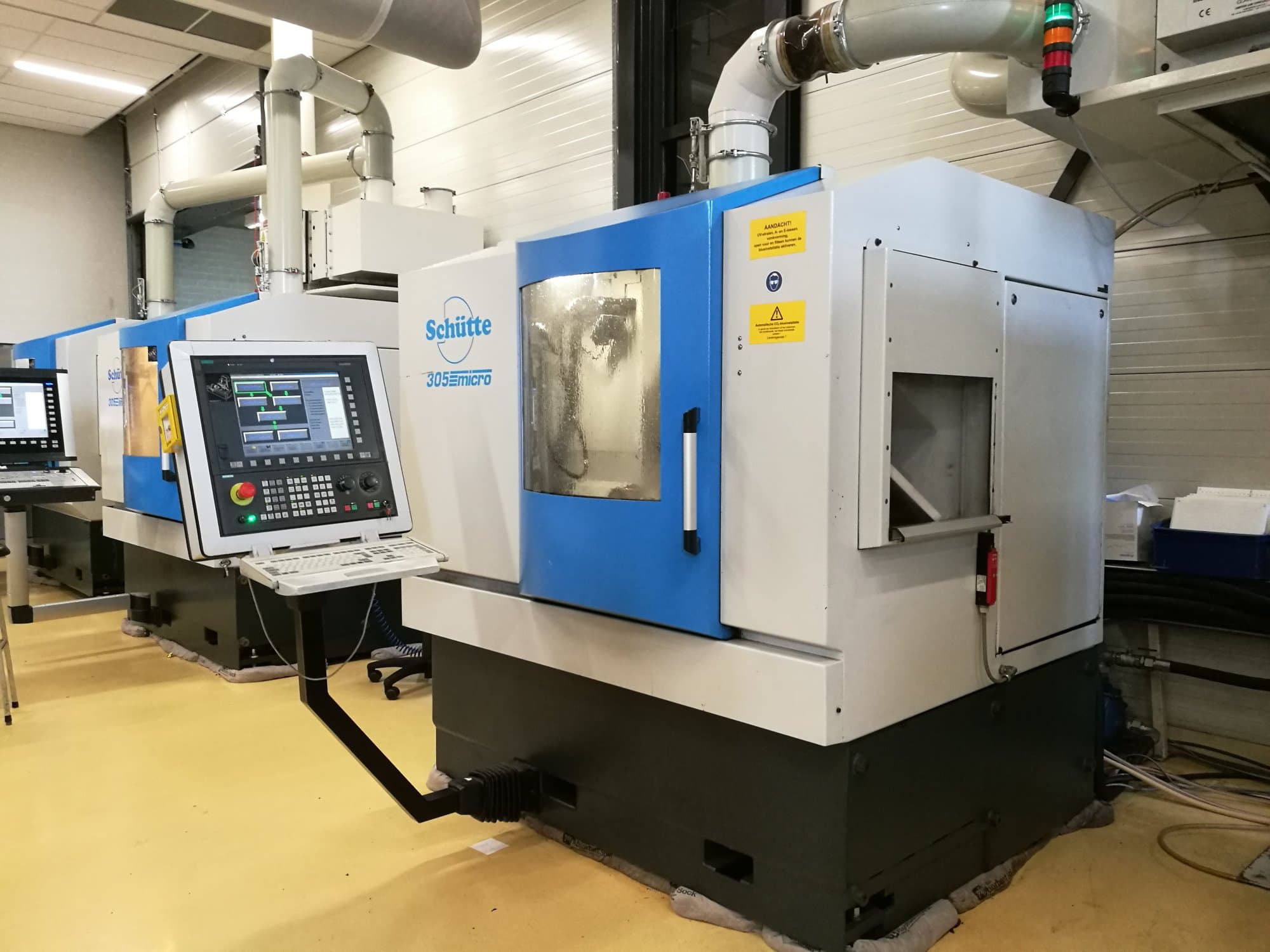 A Schuette WU305L  gép jobb nézete