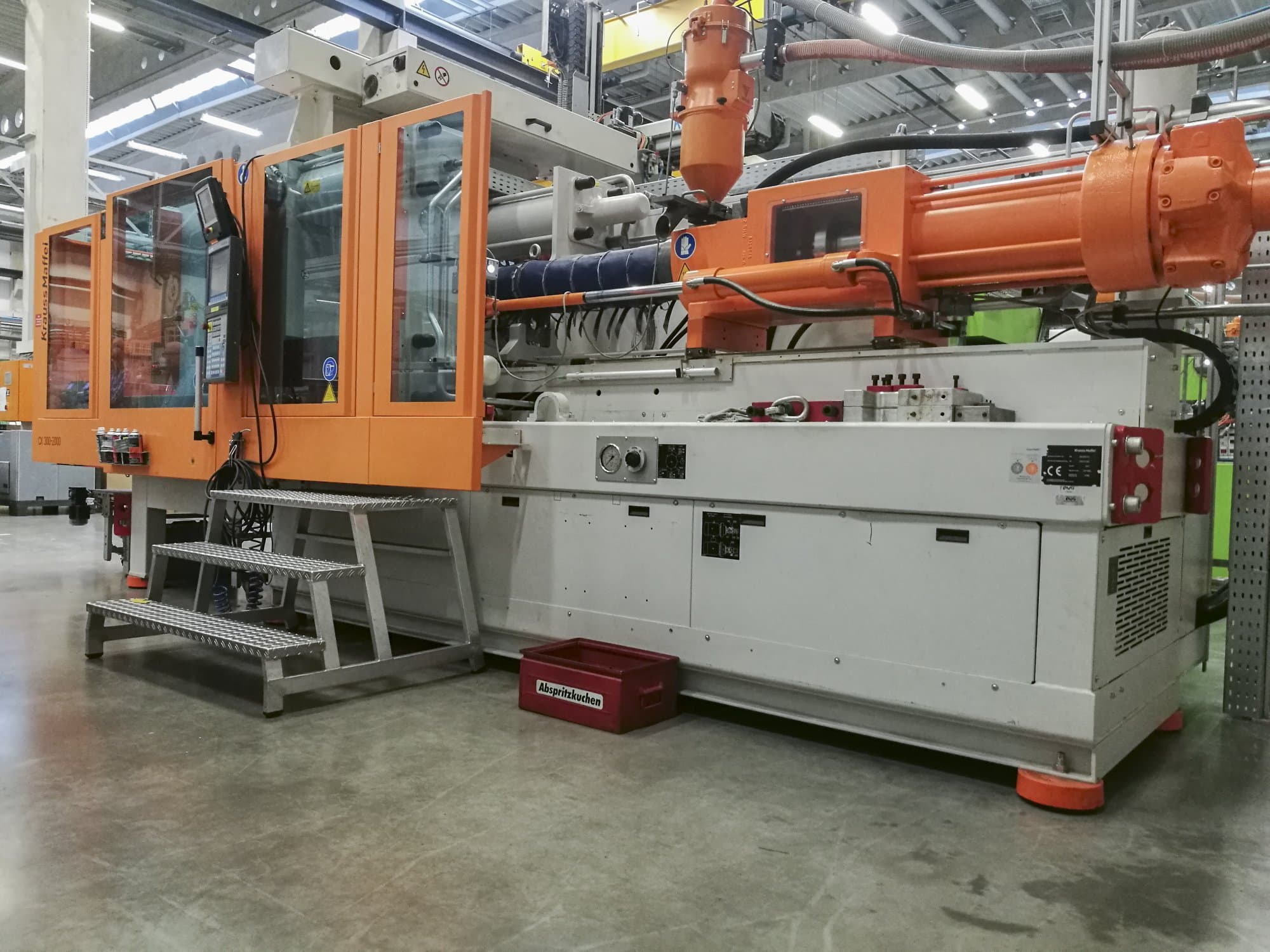 A Krauss Maffei 300-2000 CX  gép jobb nézete