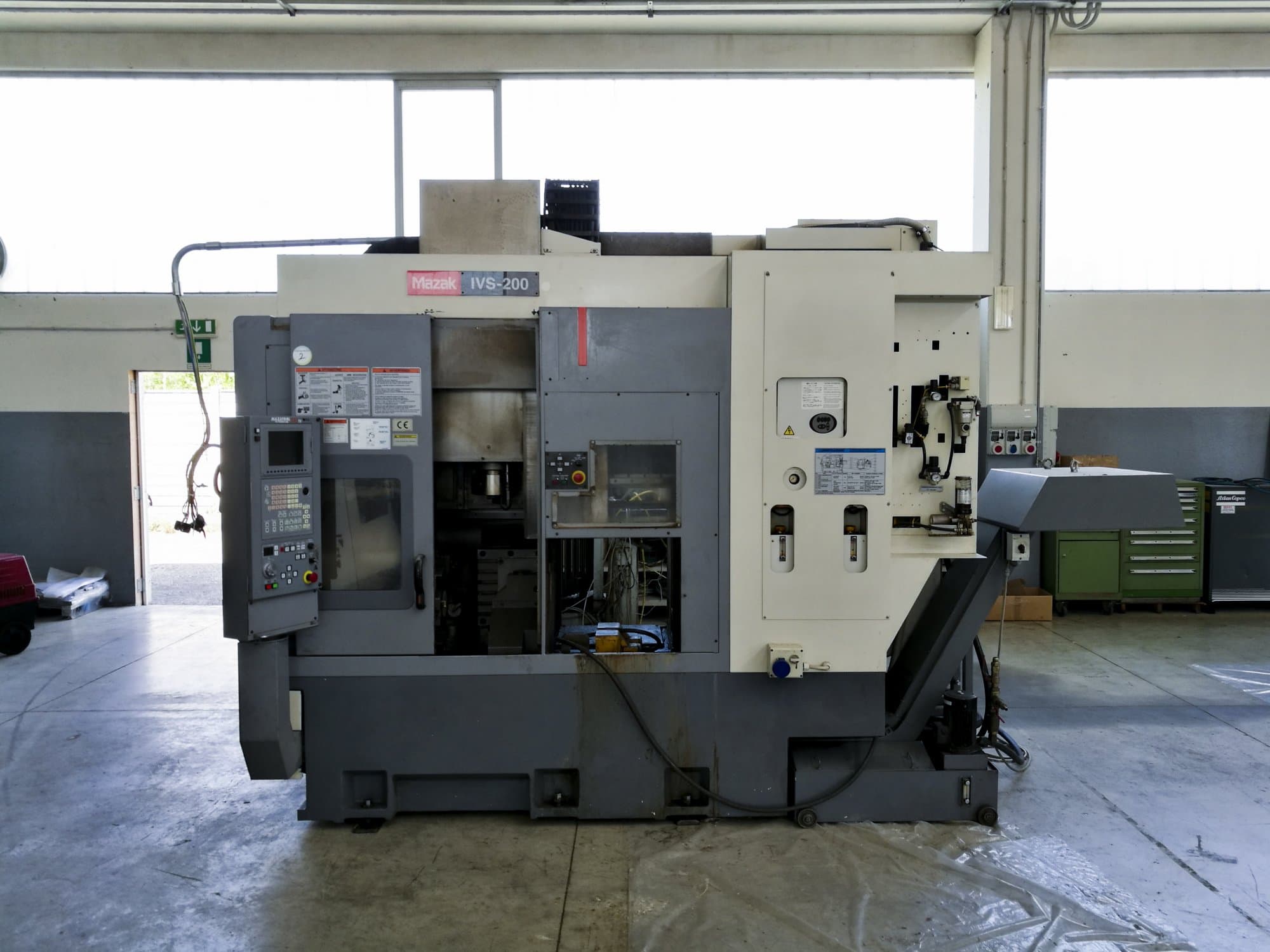 A Mazak IVS-200  gép jobb nézete