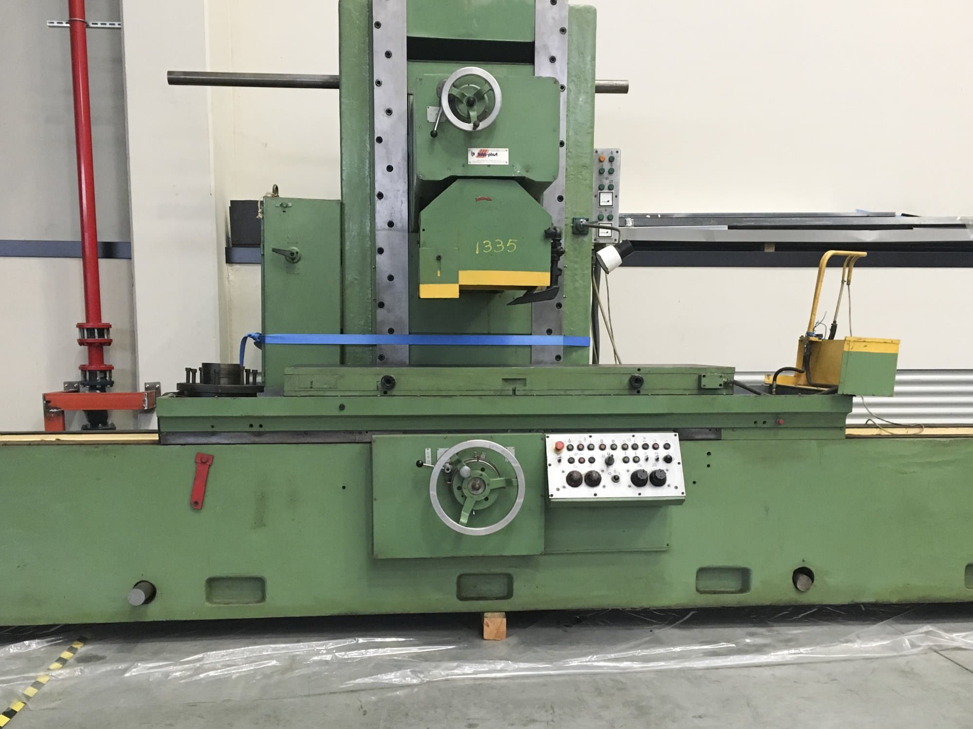 A Inter-plast 3 D 725  gép elölnézete