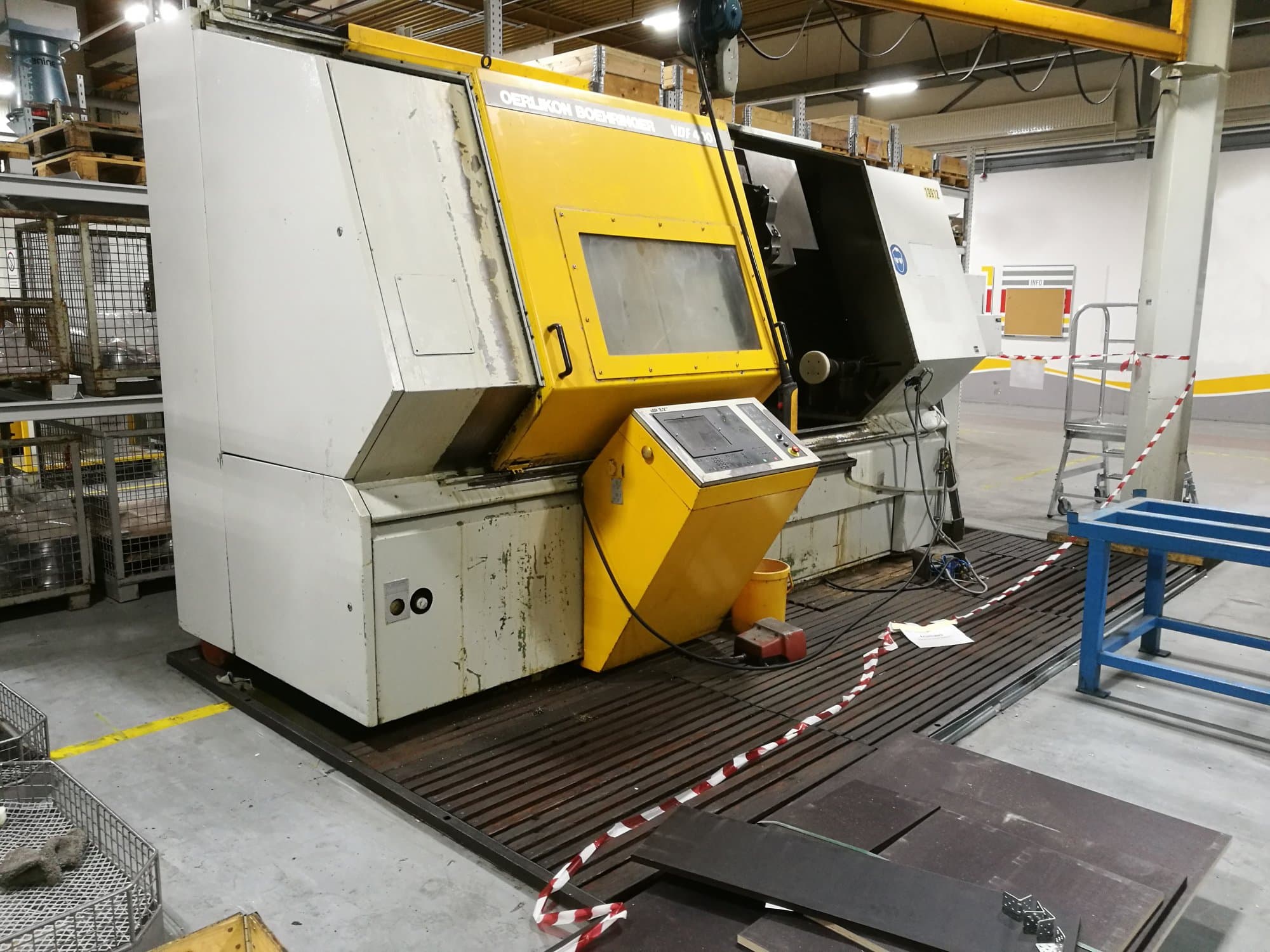 A OERLIKON BOEHRINGER VDF400C-F  gép bal oldali nézete