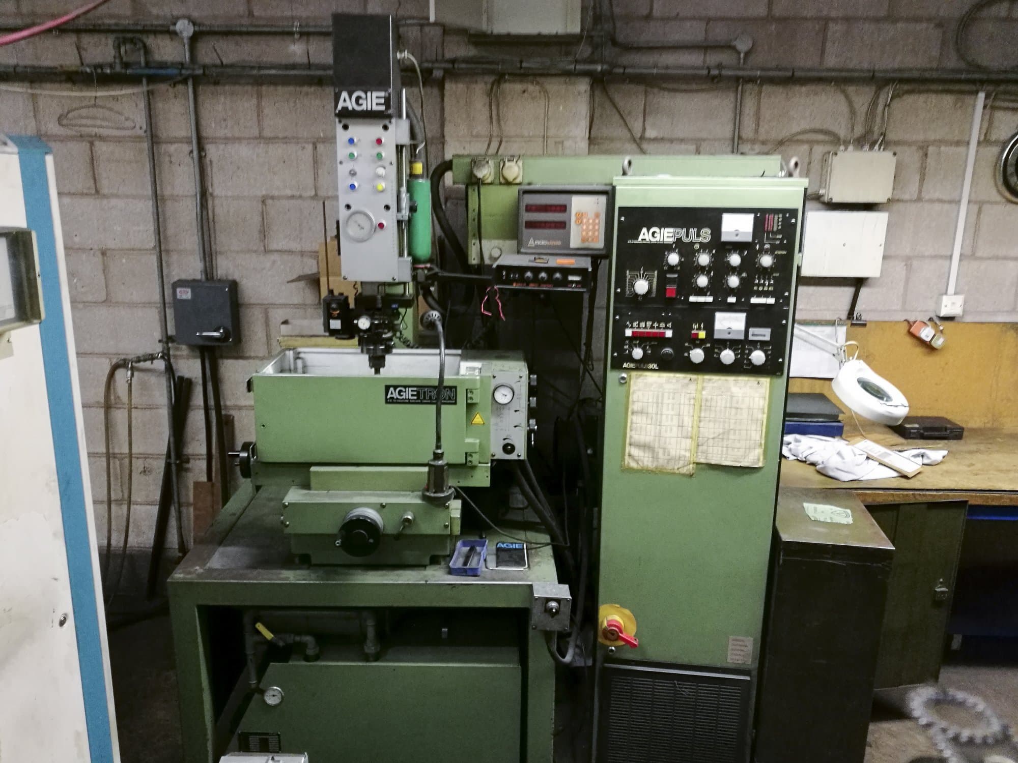 A AGIE EMT 110  gép elölnézete