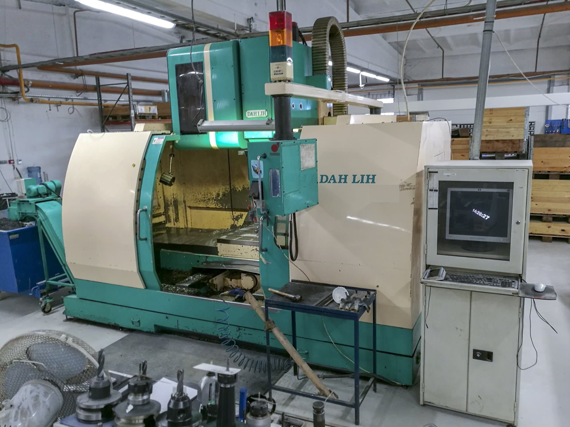 A DAH LIH DL-MCV1250  gép elölnézete