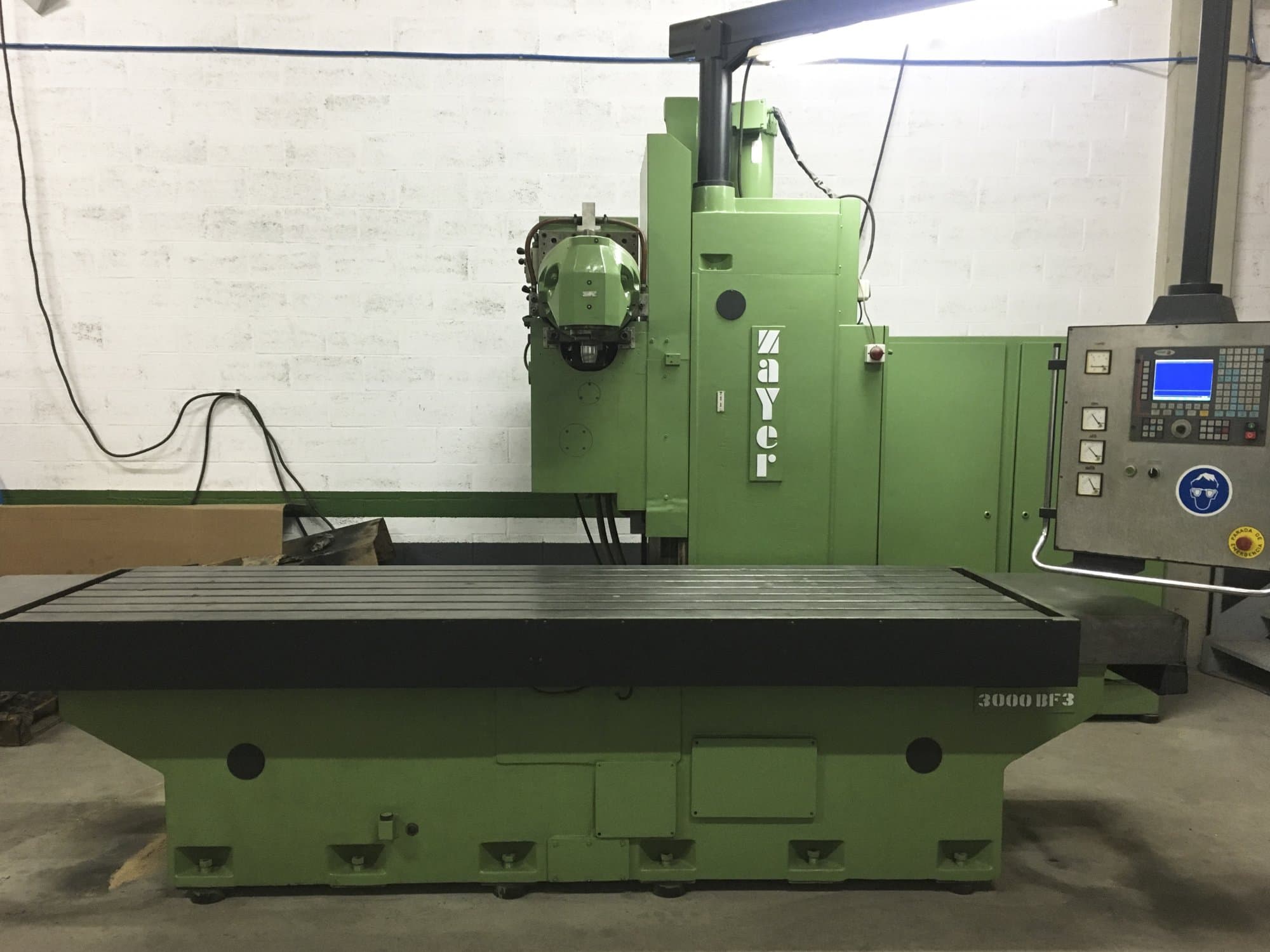 A Zayer 3000 BF3  gép elölnézete