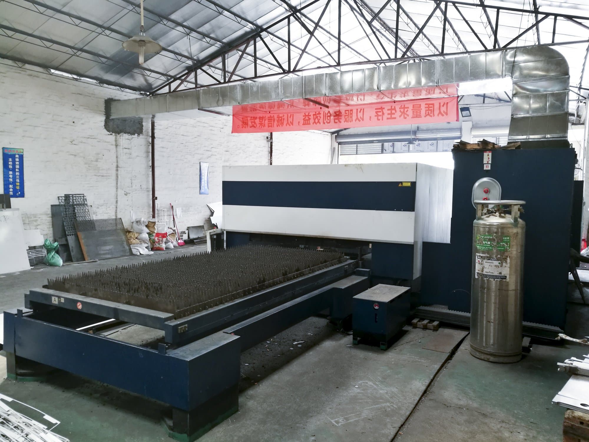 A Trumpf TruLaser L3030 gép jobb nézete