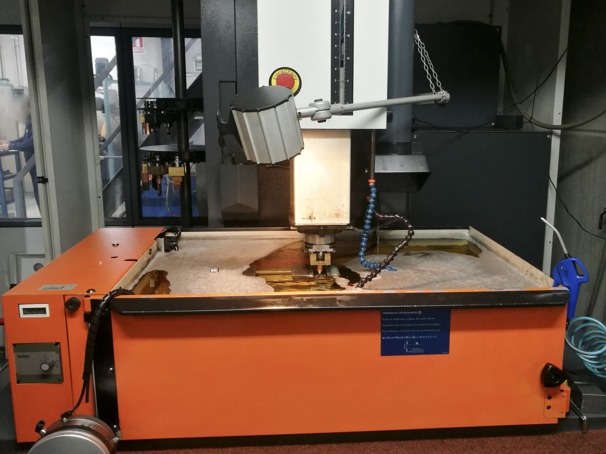 A CHARMILLES ROBOFORM 2000+  gép elölnézete