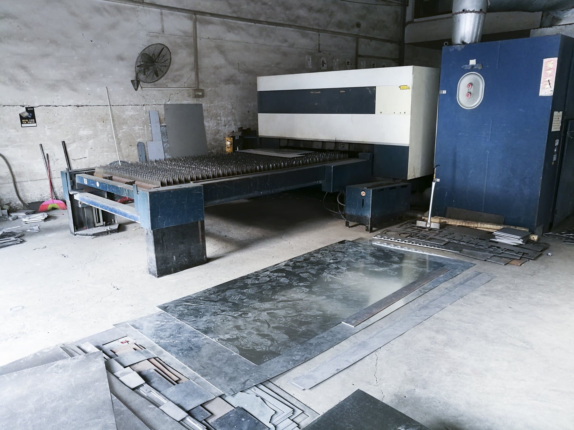 A Trumpf TruLaser L3030  gép jobb nézete