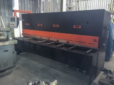 A Durma DHGM 3006  gép jobb nézete