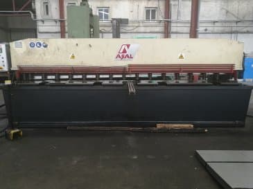 A Ajial CB-640 gép elölnézete