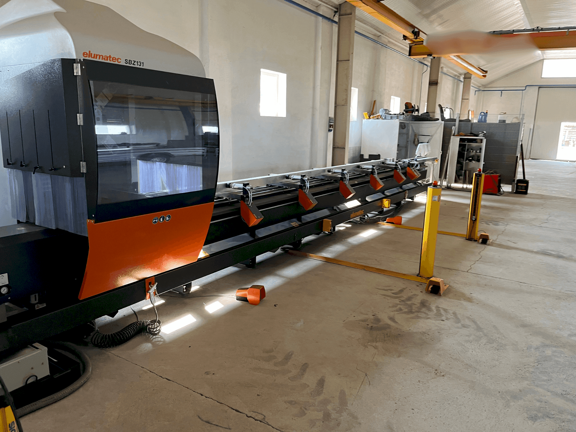 A Elumatec SBZ 131 gép elölnézete