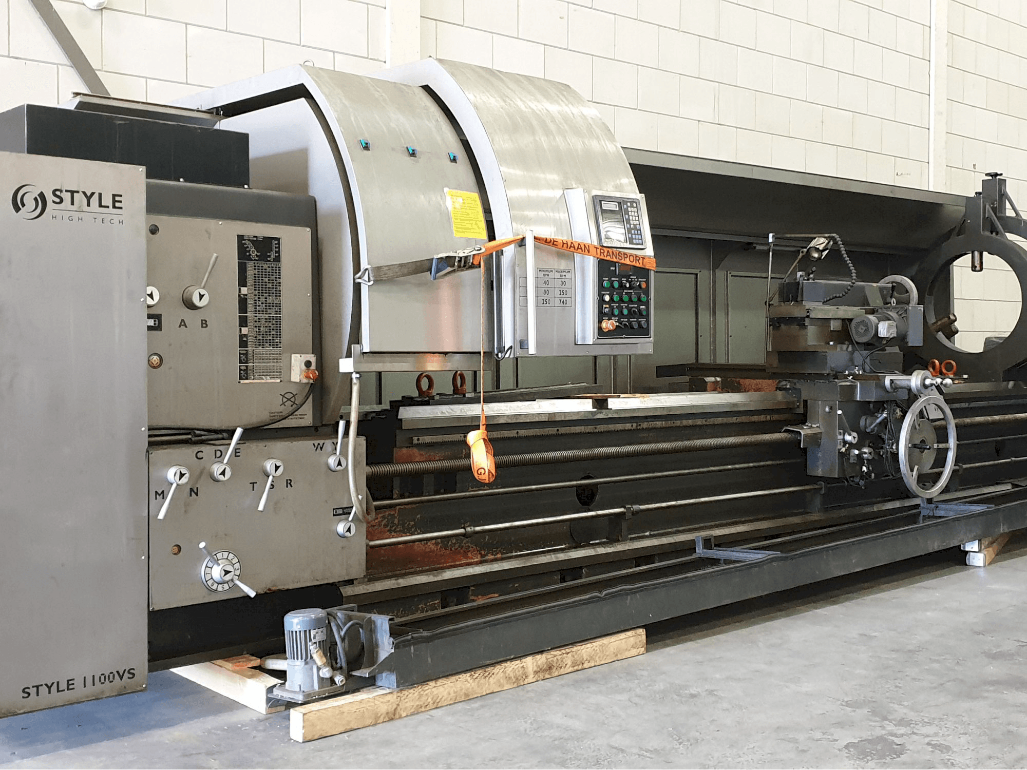 A STYLE 1100VS gép elölnézete