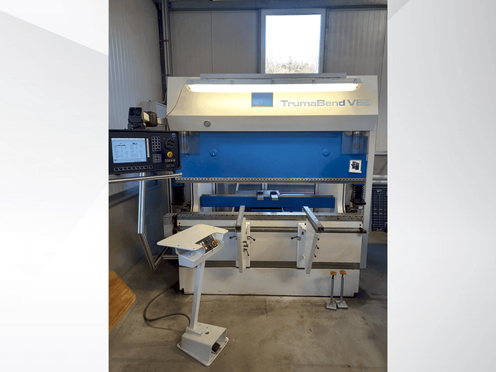 A TRUMPF TrumaBend V85 gép elölnézete