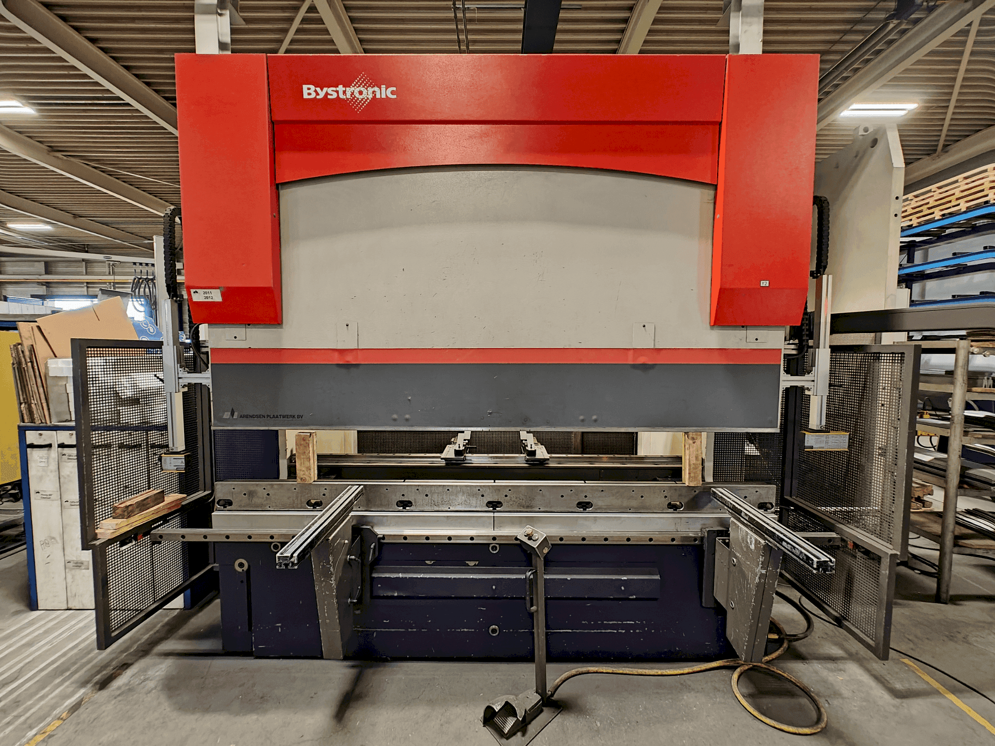 A Bystronic PR 100x3100 gép elölnézete
