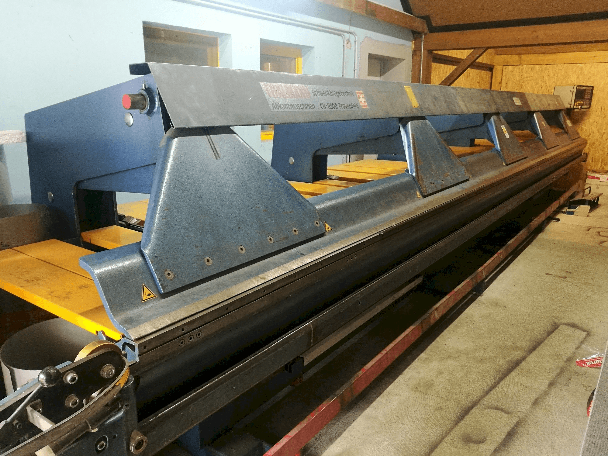 A Thalmann Thako 15-8.2M gép elölnézete