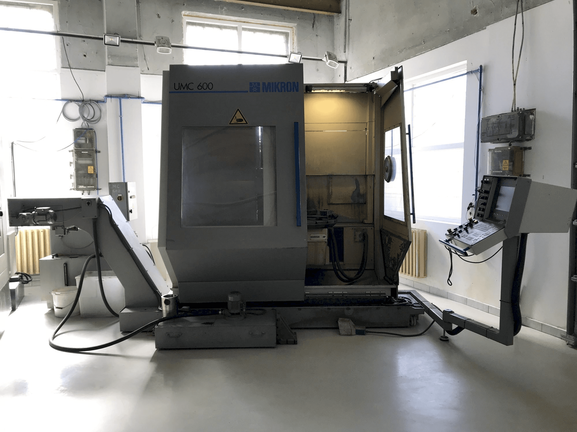 A MIKRON UMC 600 gép elölnézete