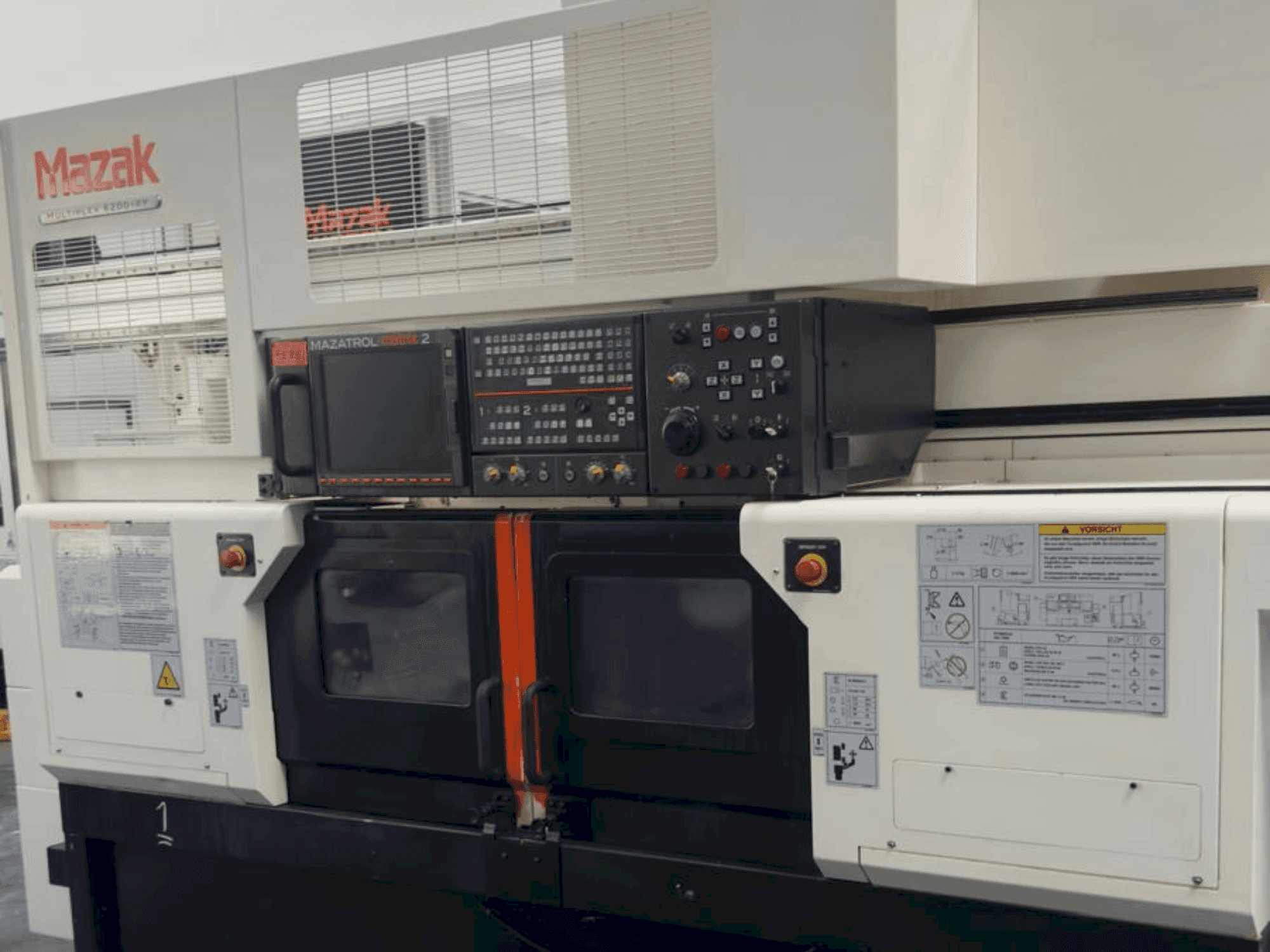 A Mazak Multiplex 6200 Y gép elölnézete