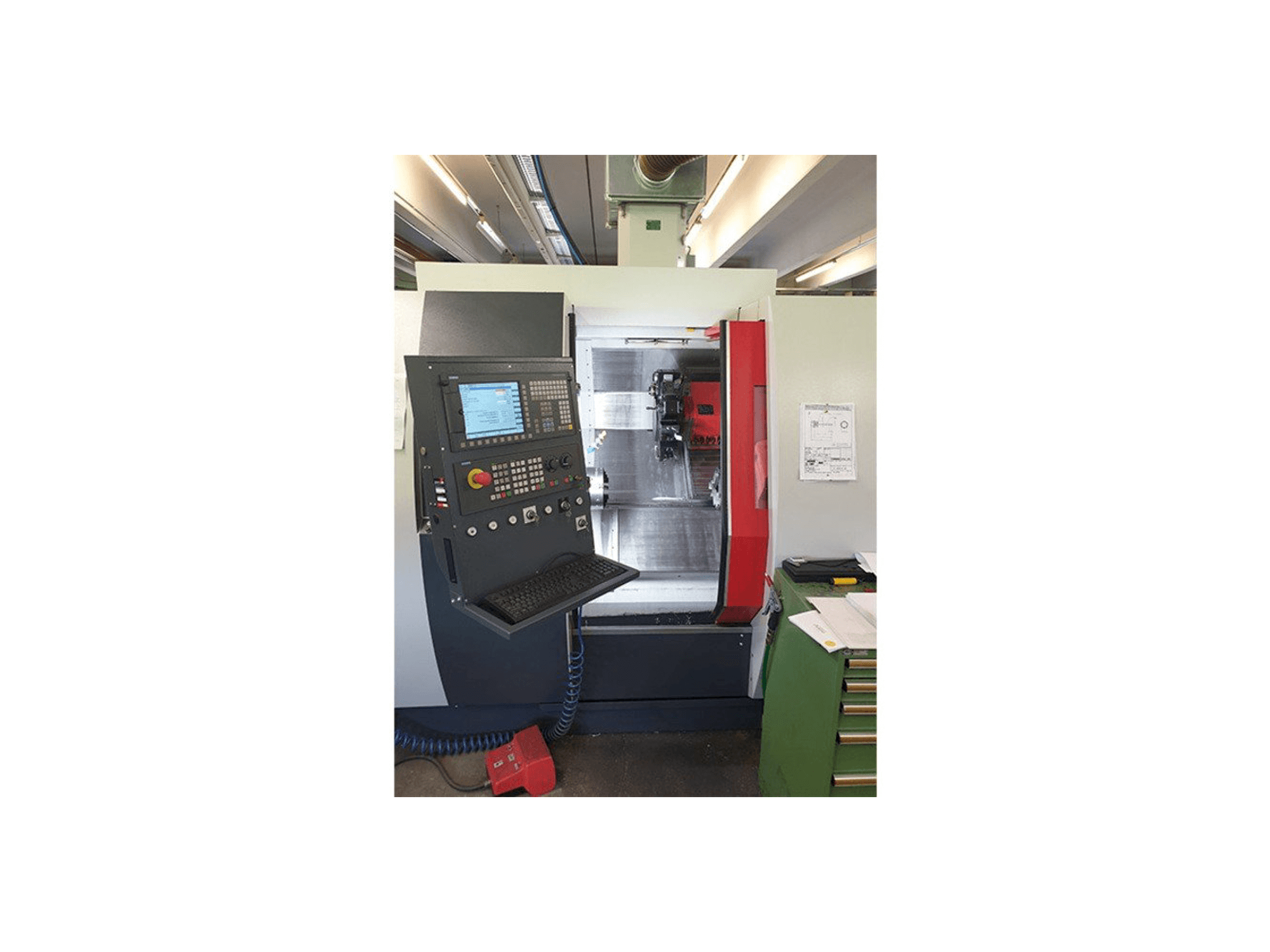 A EMCO Turn E 65 gép elölnézete