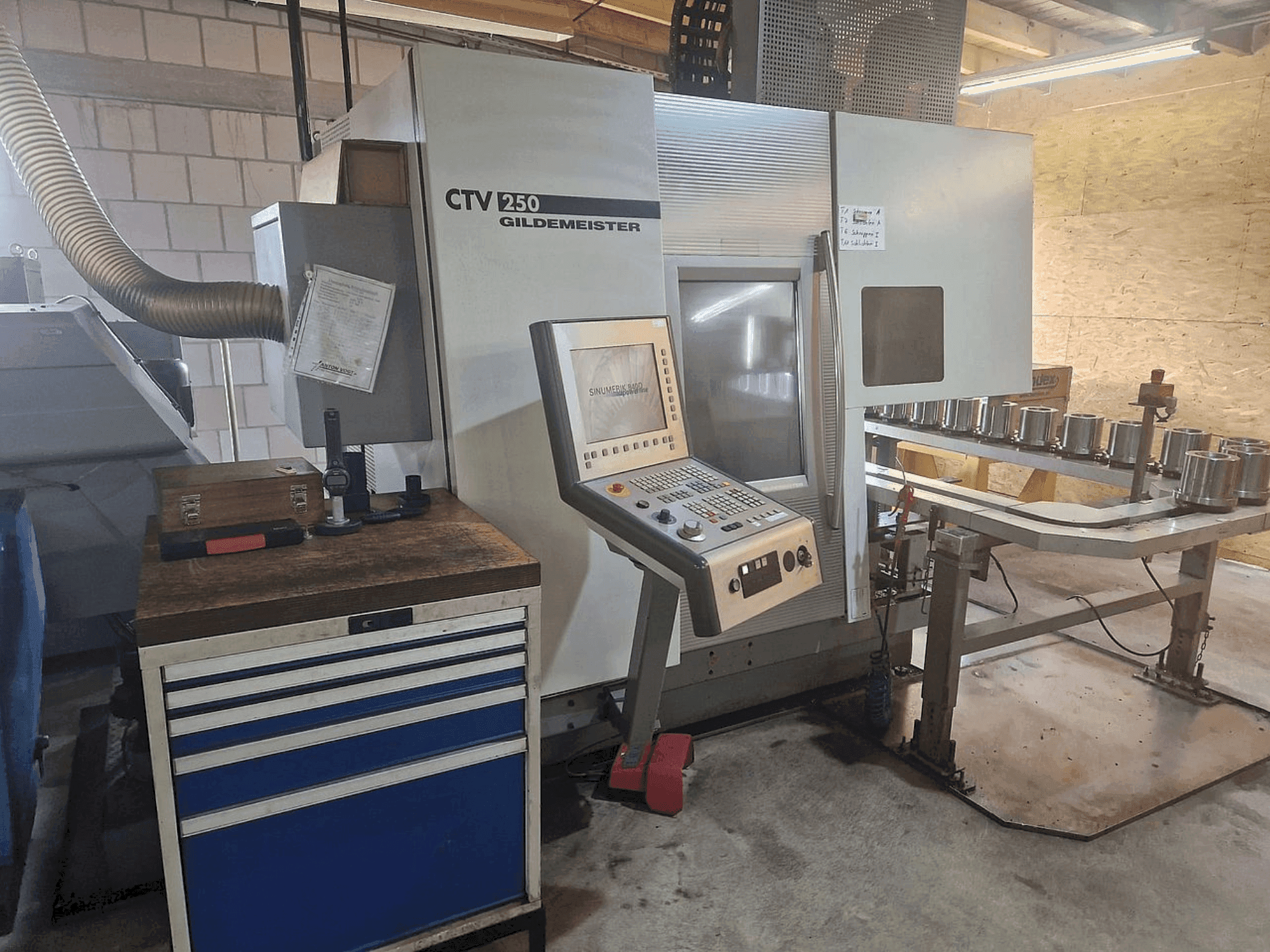 A DMG GILDEMEISTER CTV 250 gép elölnézete