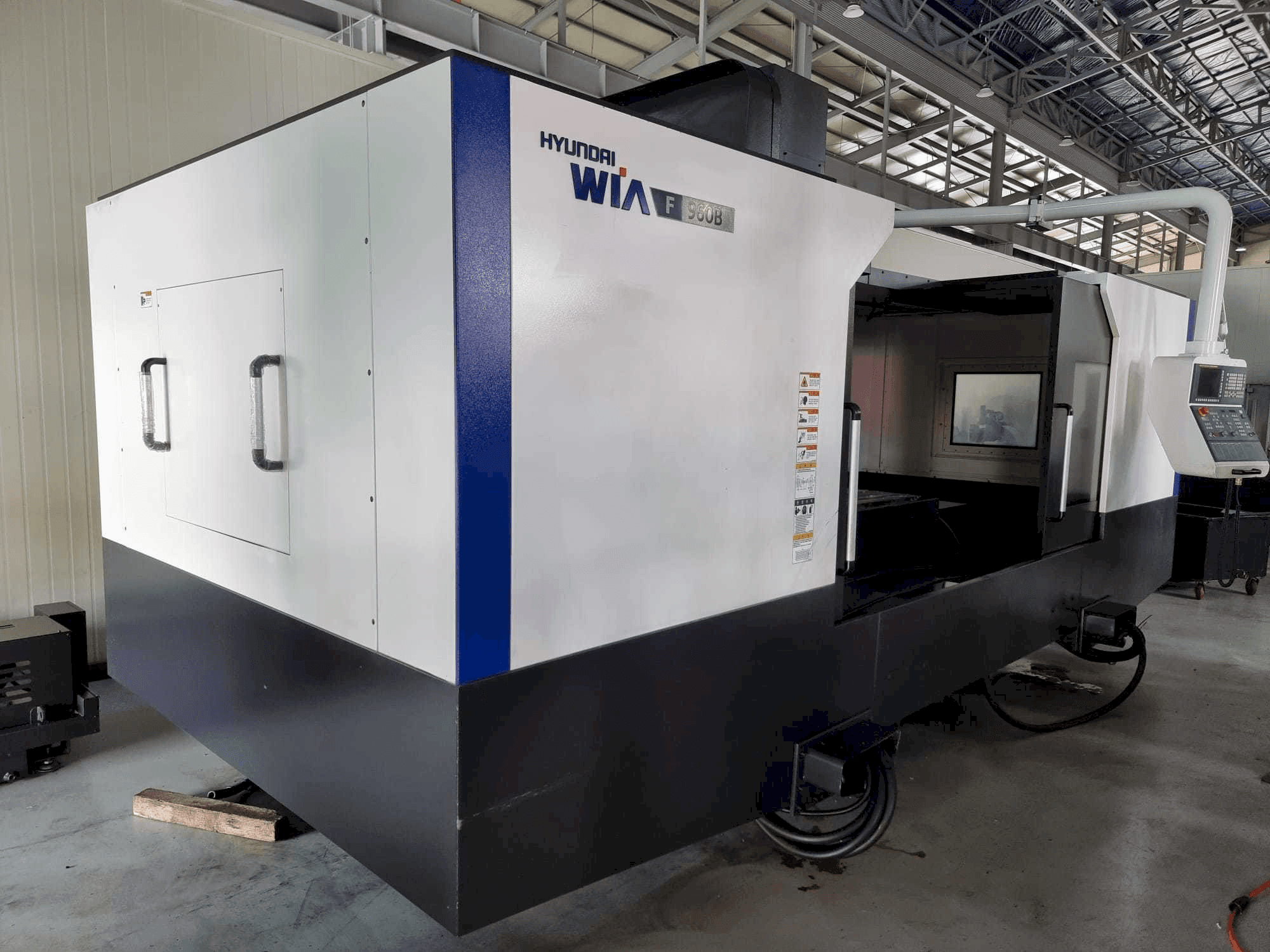 A Hyundai Wia F960B gép elölnézete