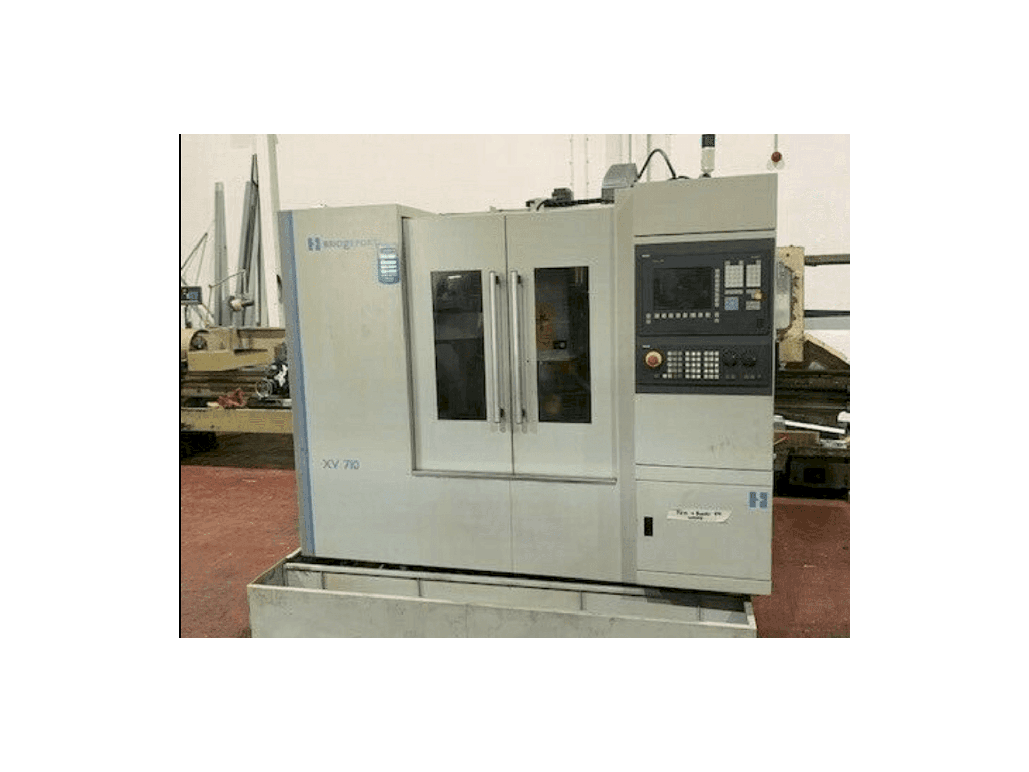 A Bridgeport XV 710 gép elölnézete