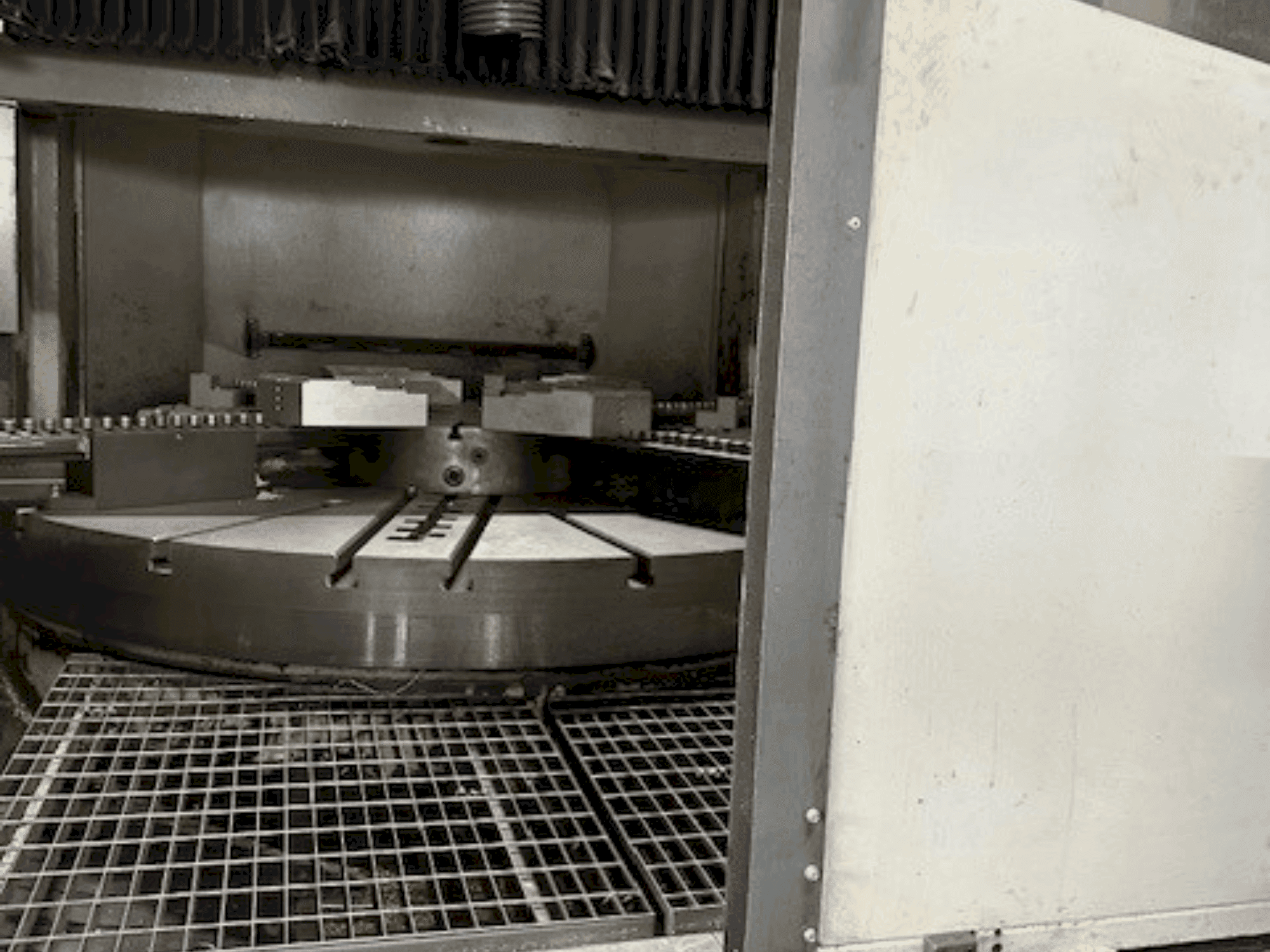 A GORBREX TKV 525 CNC gép elölnézete